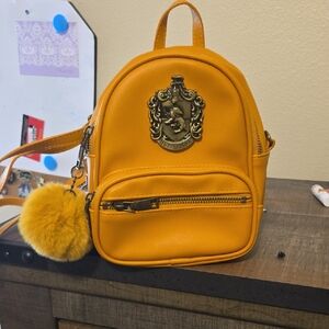 Harry Potter HufflePuffBackpack with Keychains